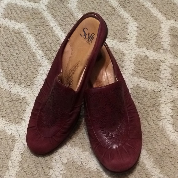 Sofft Burgundy red suede/ leather slides size 81/2 - Picture 1 of 8